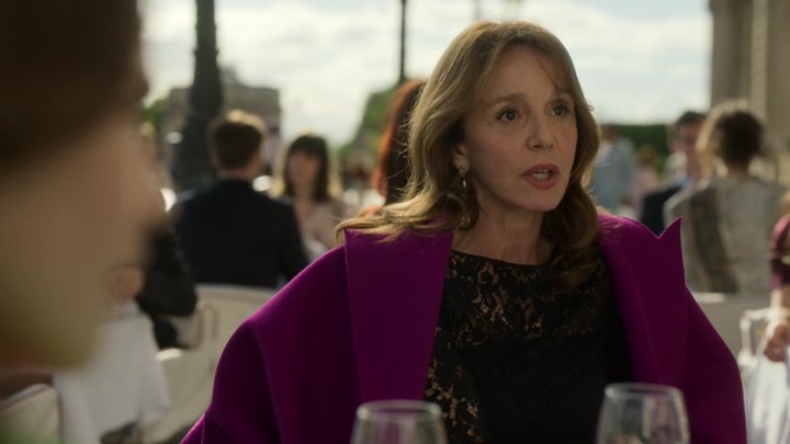 Emily_in_Paris_S02E01_WEBRip_x264-ION10_0835.jpg