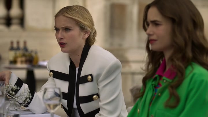 Emily_in_Paris_S02E01_WEBRip_x264-ION10_0838.jpg
