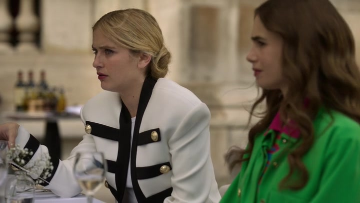 Emily_in_Paris_S02E01_WEBRip_x264-ION10_0839.jpg
