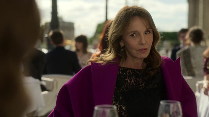 Emily_in_Paris_S02E01_WEBRip_x264-ION10_0854.jpg