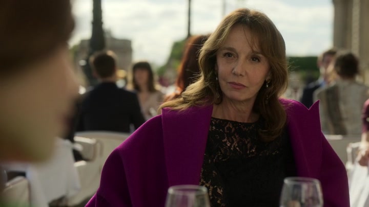 Emily_in_Paris_S02E01_WEBRip_x264-ION10_0874.jpg