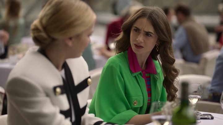 Emily_in_Paris_S02E01_WEBRip_x264-ION10_0883.jpg