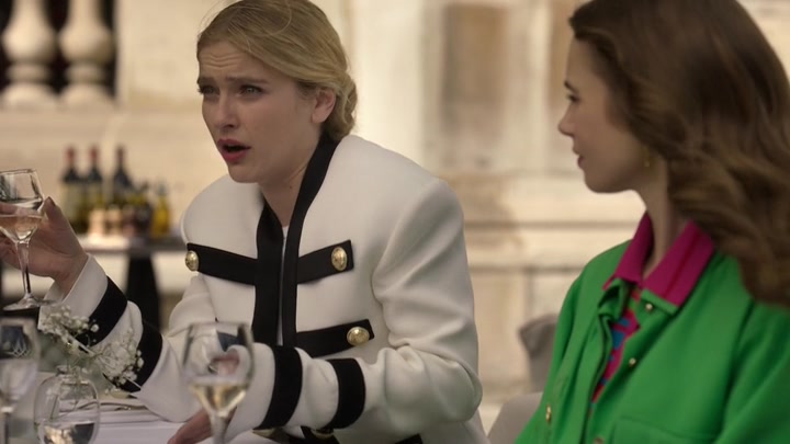 Emily_in_Paris_S02E01_WEBRip_x264-ION10_0921.jpg