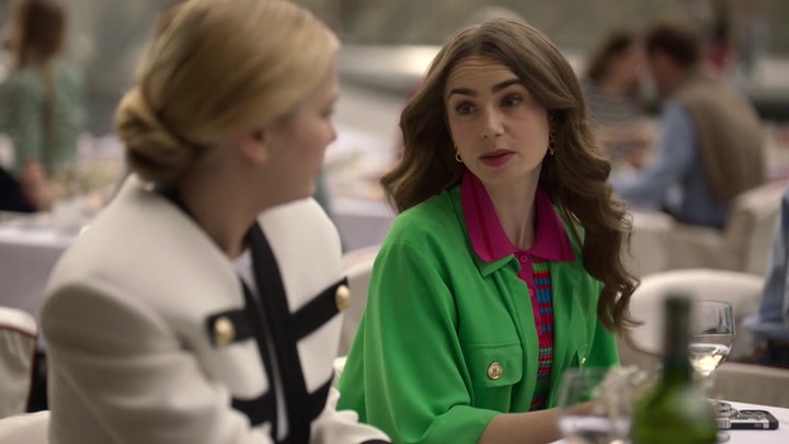 Emily_in_Paris_S02E01_WEBRip_x264-ION10_0924.jpg