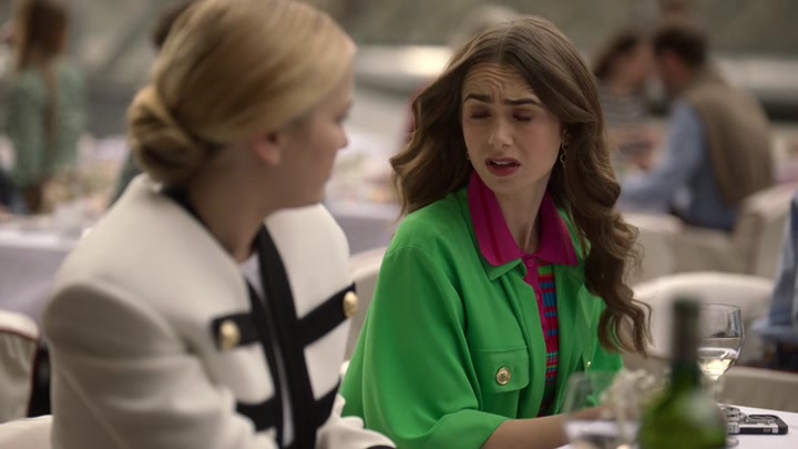 Emily_in_Paris_S02E01_WEBRip_x264-ION10_0926.jpg