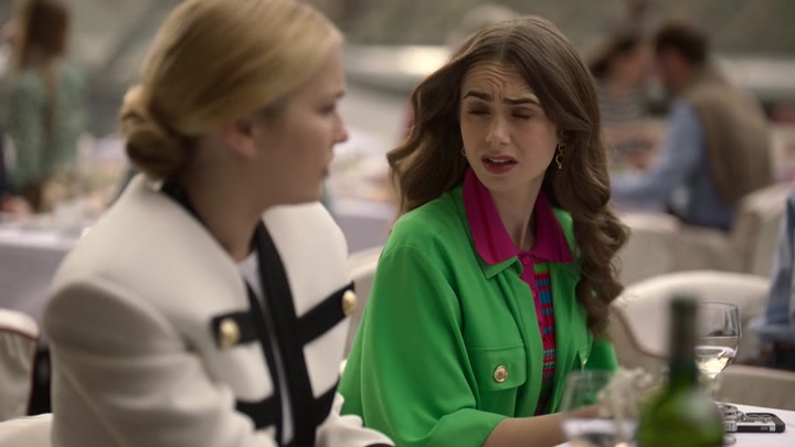 Emily_in_Paris_S02E01_WEBRip_x264-ION10_0927.jpg