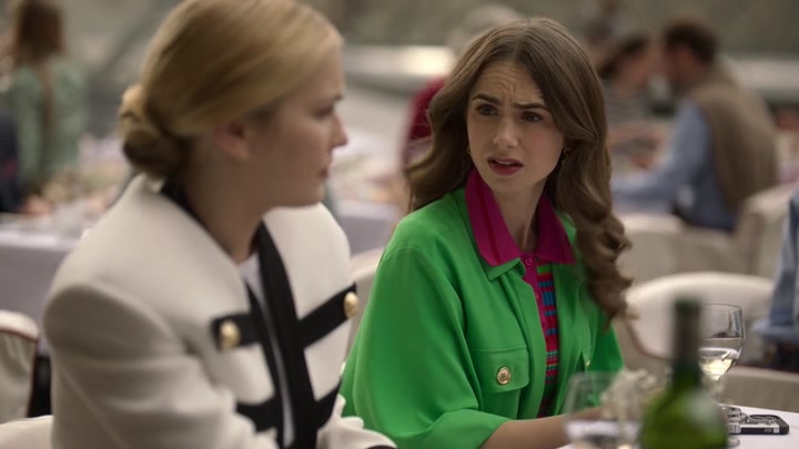 Emily_in_Paris_S02E01_WEBRip_x264-ION10_0928.jpg