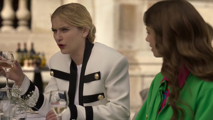 Emily_in_Paris_S02E01_WEBRip_x264-ION10_0933.jpg