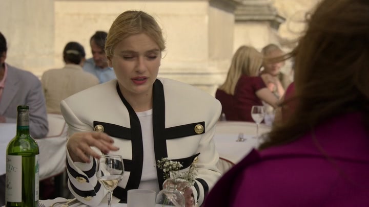 Emily_in_Paris_S02E01_WEBRip_x264-ION10_0940.jpg
