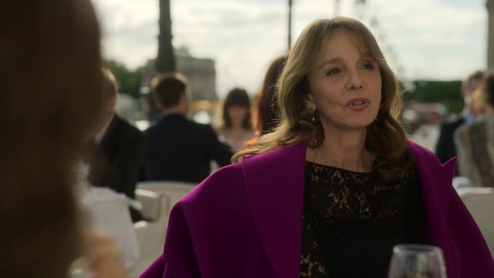 Emily_in_Paris_S02E01_WEBRip_x264-ION10_0965.jpg