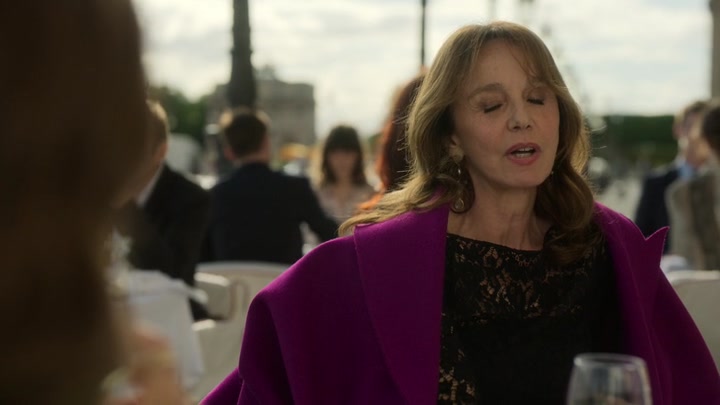 Emily_in_Paris_S02E01_WEBRip_x264-ION10_0967.jpg