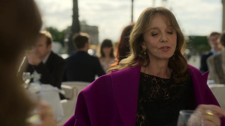 Emily_in_Paris_S02E01_WEBRip_x264-ION10_0969.jpg