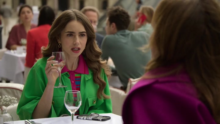 Emily_in_Paris_S02E01_WEBRip_x264-ION10_0970.jpg