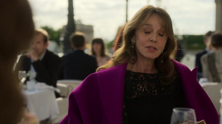 Emily_in_Paris_S02E01_WEBRip_x264-ION10_0983.jpg