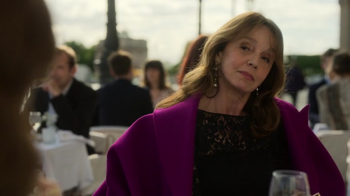 Emily_in_Paris_S02E01_WEBRip_x264-ION10_0984.jpg