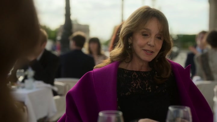 Emily_in_Paris_S02E01_WEBRip_x264-ION10_0993.jpg