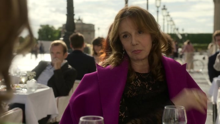 Emily_in_Paris_S02E01_WEBRip_x264-ION10_1008.jpg
