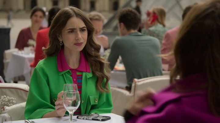 Emily_in_Paris_S02E01_WEBRip_x264-ION10_1012.jpg