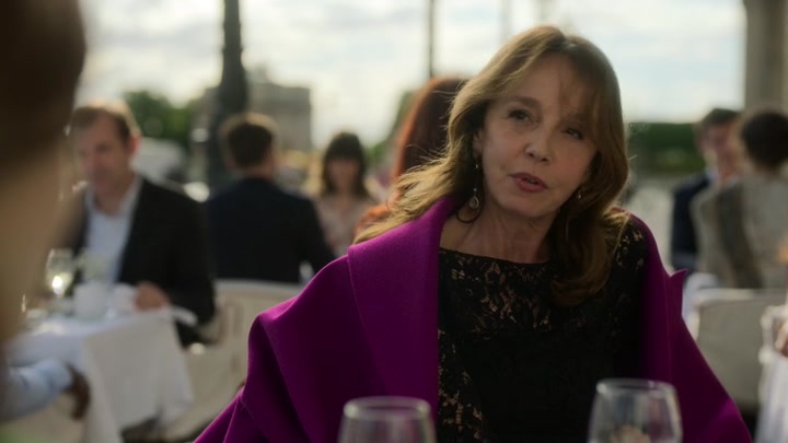 Emily_in_Paris_S02E01_WEBRip_x264-ION10_1037.jpg