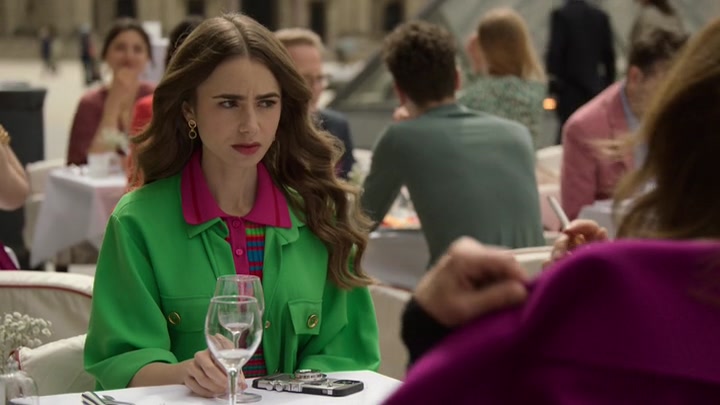 Emily_in_Paris_S02E01_WEBRip_x264-ION10_1048.jpg
