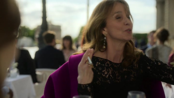 Emily_in_Paris_S02E01_WEBRip_x264-ION10_1051.jpg