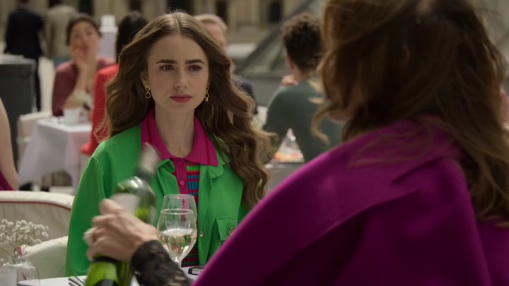 Emily_in_Paris_S02E01_WEBRip_x264-ION10_1058.jpg