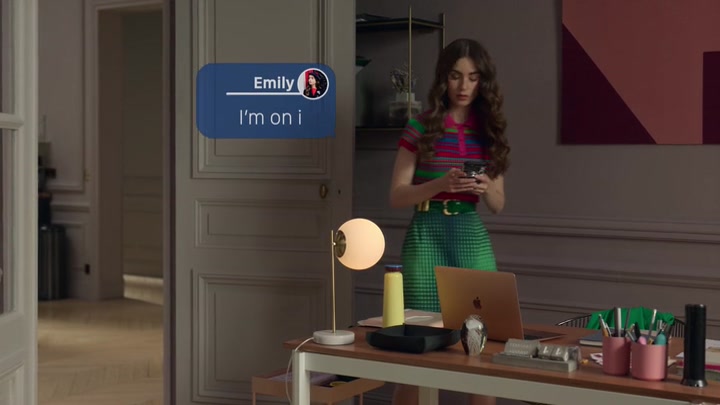 Emily_in_Paris_S02E01_WEBRip_x264-ION10_1072.jpg