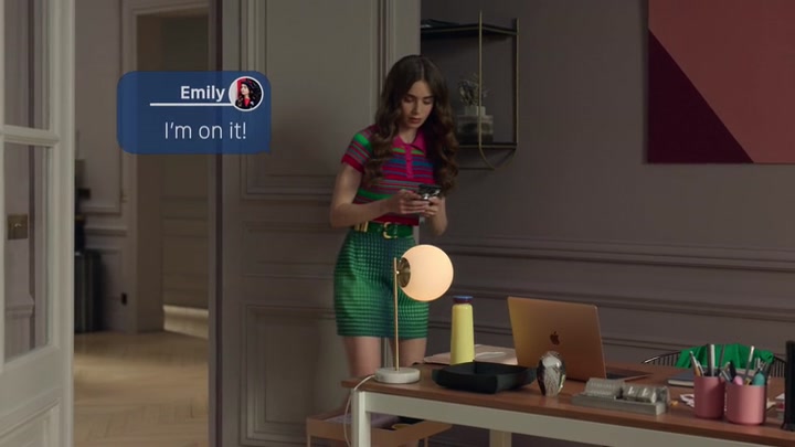 Emily_in_Paris_S02E01_WEBRip_x264-ION10_1074.jpg
