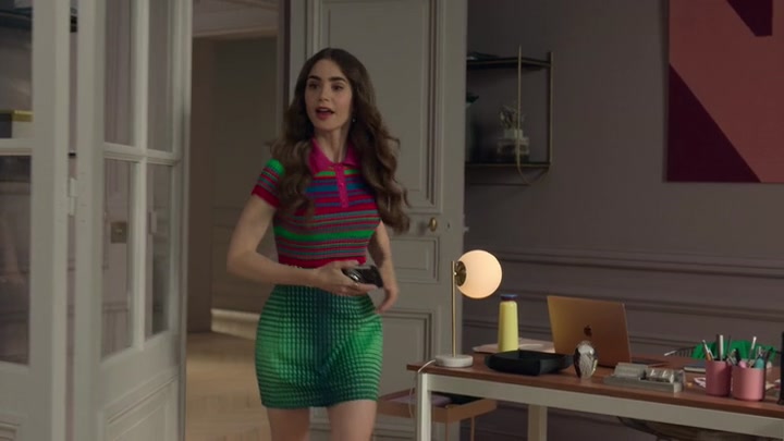 Emily_in_Paris_S02E01_WEBRip_x264-ION10_1077.jpg