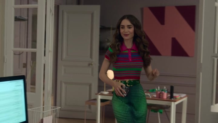 Emily_in_Paris_S02E01_WEBRip_x264-ION10_1079.jpg