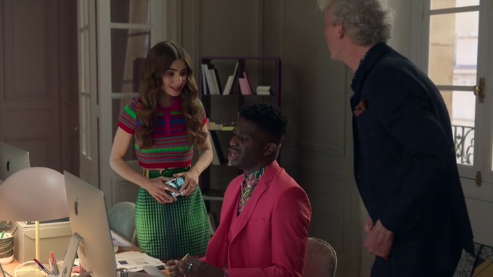 Emily_in_Paris_S02E01_WEBRip_x264-ION10_1093.jpg