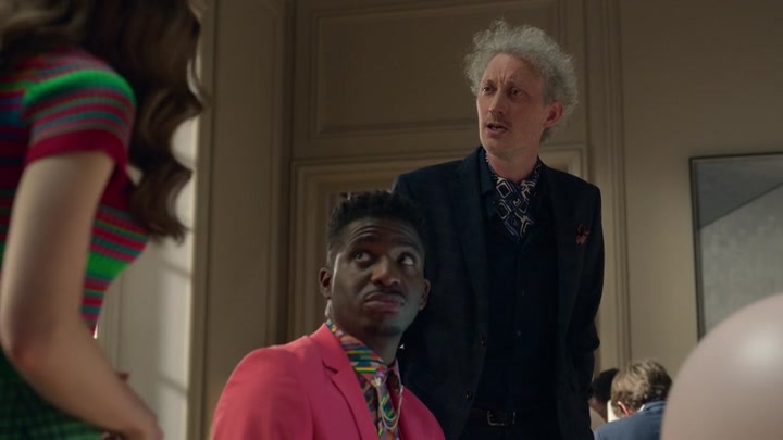 Emily_in_Paris_S02E01_WEBRip_x264-ION10_1098.jpg