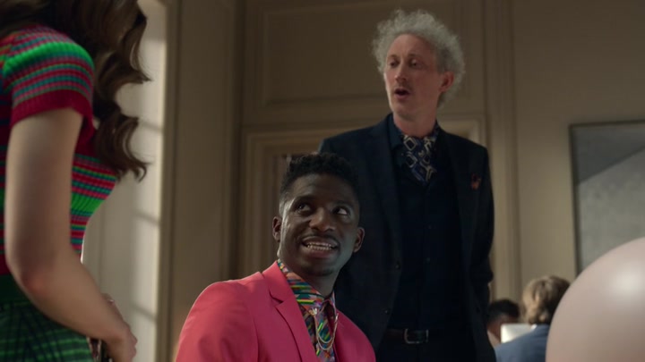 Emily_in_Paris_S02E01_WEBRip_x264-ION10_1106.jpg