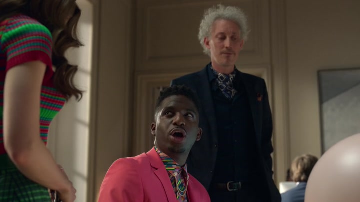 Emily_in_Paris_S02E01_WEBRip_x264-ION10_1108.jpg