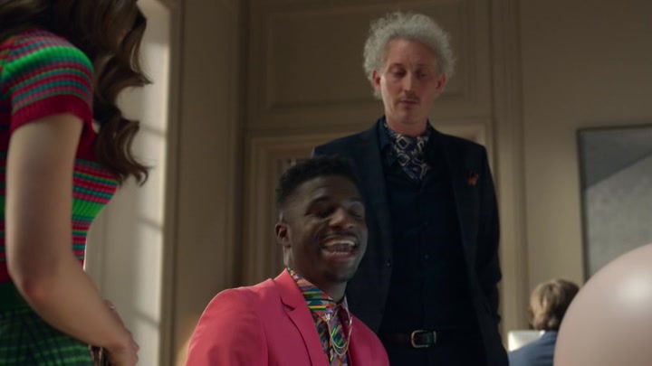 Emily_in_Paris_S02E01_WEBRip_x264-ION10_1110.jpg
