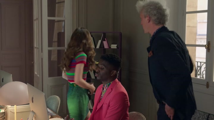 Emily_in_Paris_S02E01_WEBRip_x264-ION10_1117.jpg