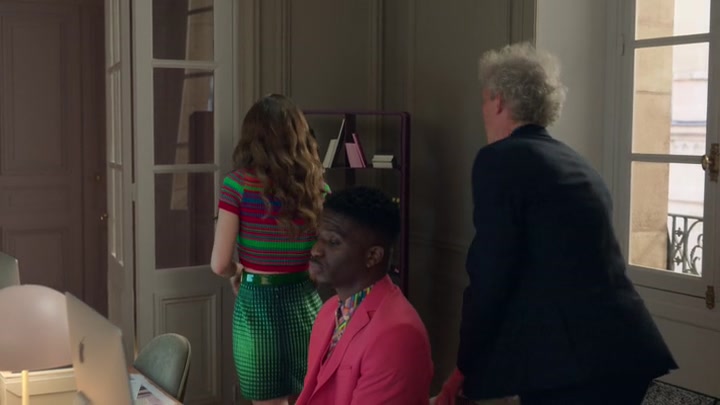 Emily_in_Paris_S02E01_WEBRip_x264-ION10_1118.jpg