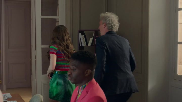 Emily_in_Paris_S02E01_WEBRip_x264-ION10_1119.jpg