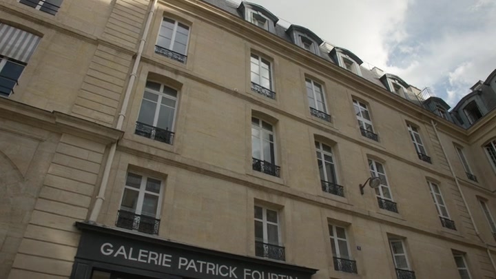 Emily_in_Paris_S02E01_WEBRip_x264-ION10_1135.jpg