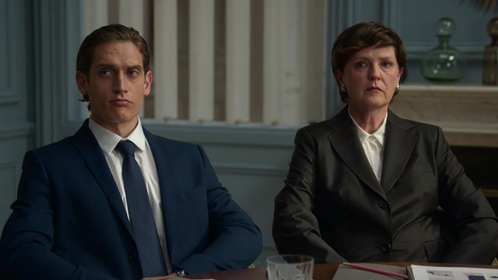Emily_in_Paris_S02E01_WEBRip_x264-ION10_1151.jpg