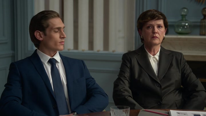 Emily_in_Paris_S02E01_WEBRip_x264-ION10_1154.jpg