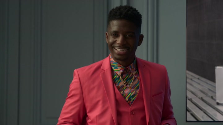 Emily_in_Paris_S02E01_WEBRip_x264-ION10_1176.jpg