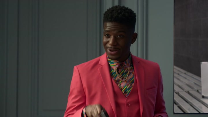 Emily_in_Paris_S02E01_WEBRip_x264-ION10_1178.jpg