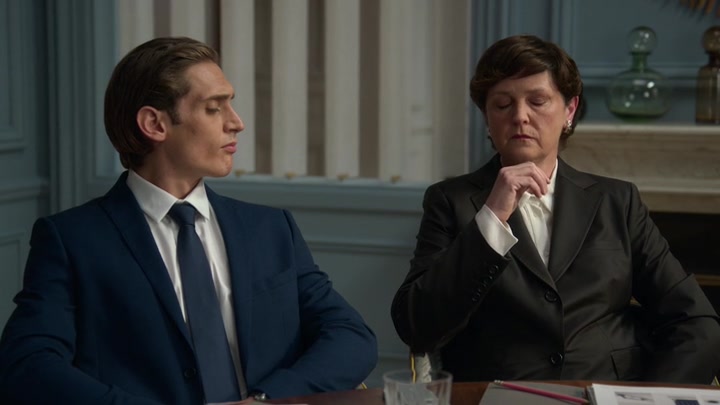 Emily_in_Paris_S02E01_WEBRip_x264-ION10_1184.jpg
