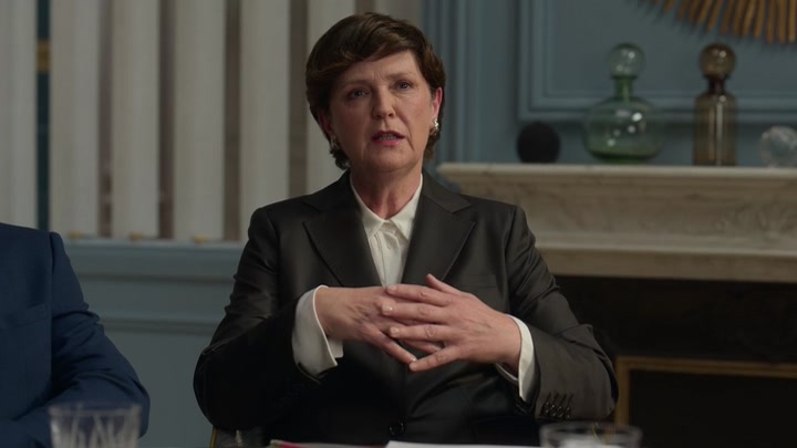 Emily_in_Paris_S02E01_WEBRip_x264-ION10_1210.jpg