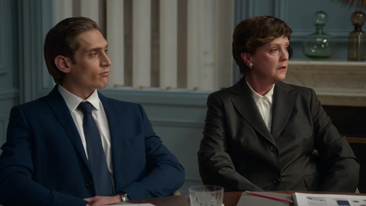 Emily_in_Paris_S02E01_WEBRip_x264-ION10_1233.jpg