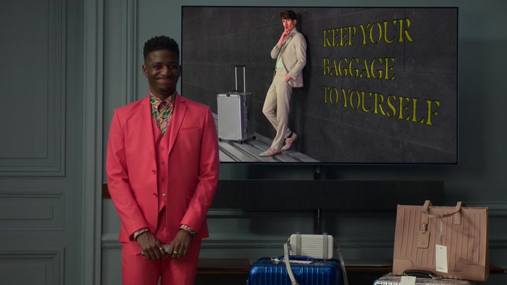 Emily_in_Paris_S02E01_WEBRip_x264-ION10_1254.jpg