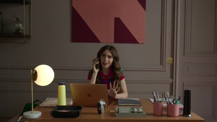 Emily_in_Paris_S02E01_WEBRip_x264-ION10_1278.jpg