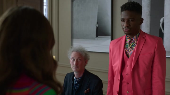 Emily_in_Paris_S02E01_WEBRip_x264-ION10_1372.jpg