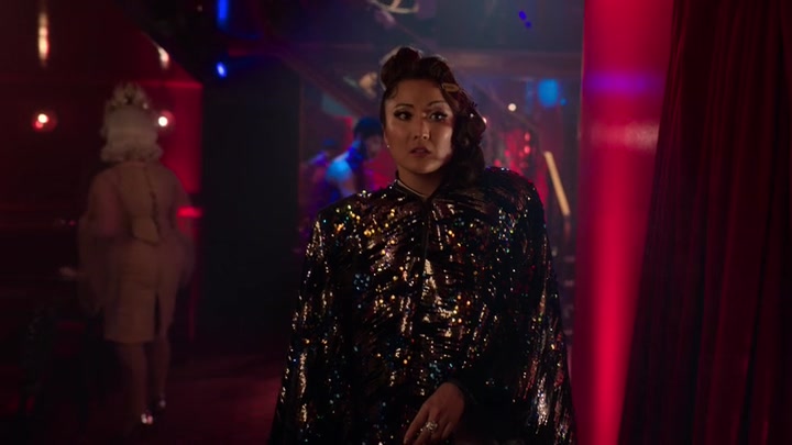 Emily_in_Paris_S02E01_WEBRip_x264-ION10_1421.jpg